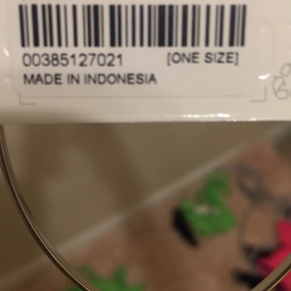 3 pairs silver hoop earrings! 💎 - Picture 4 of 4